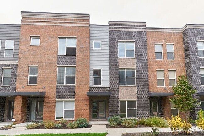 Primary Photo - Like New Townhome With Your Own Rooftop Vi...