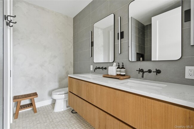 Building Photo - 50 Chestnut St