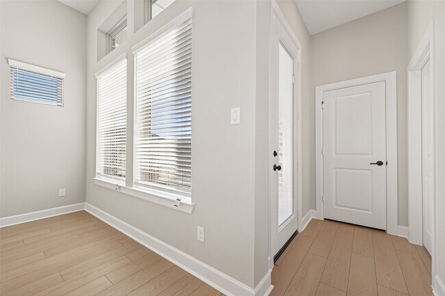 Building Photo - 11219 Peacock Flower St