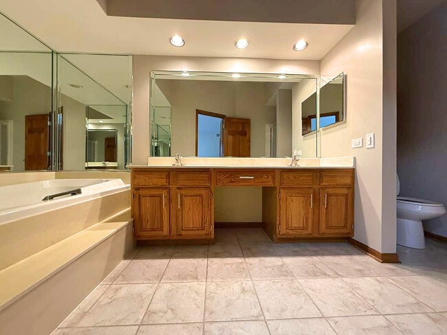 Building Photo - 4797 Amber Cir