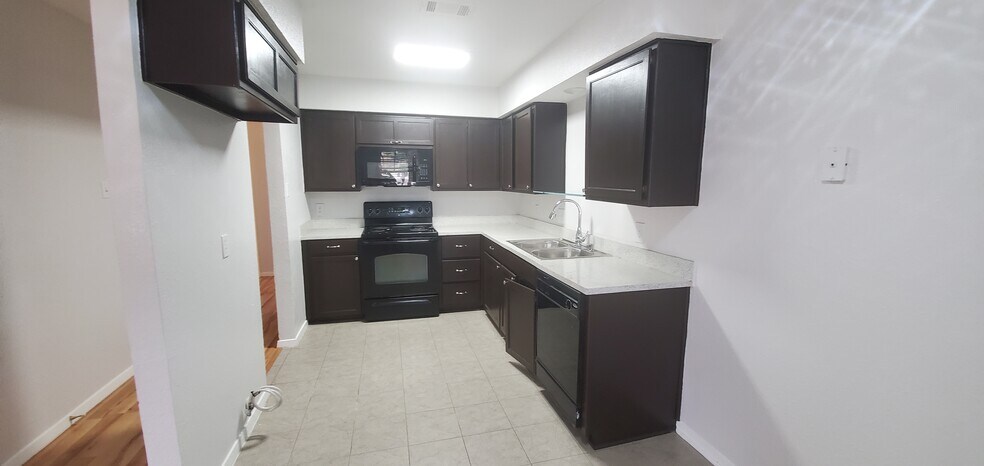 Building Photo - 7738 Staci Ct