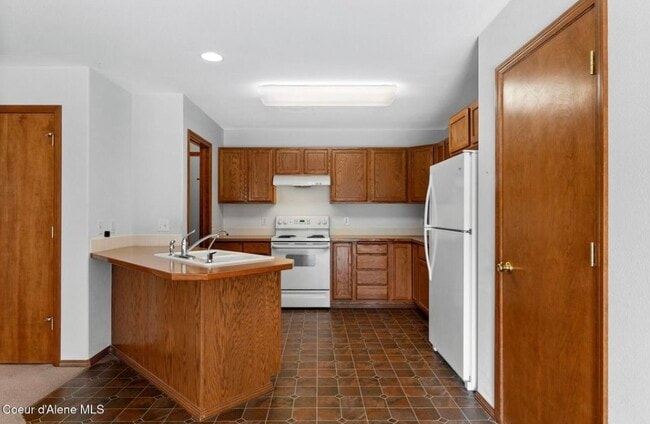 Building Photo - 8182 N Brookside Dr