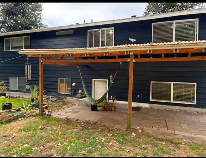 Building Photo - 874 Marvin Rd SE