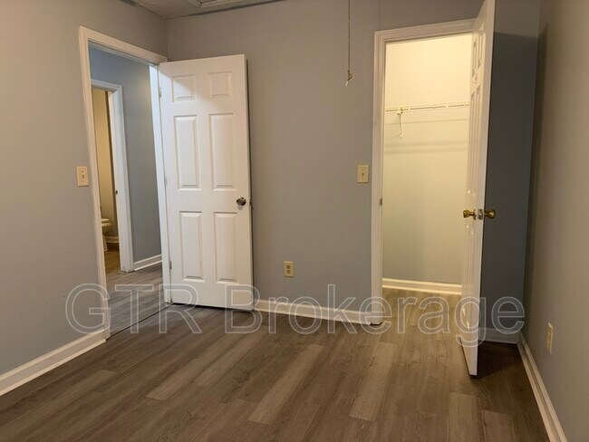 Building Photo - 1145 Booker Ave SW