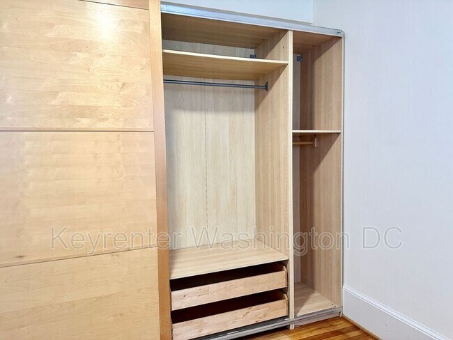 Building Photo - 3155 Mt Pleasant St NW