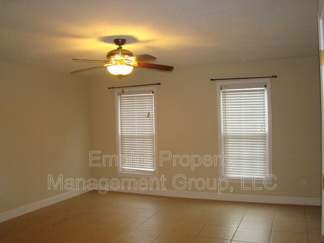 Building Photo - 1607 Willowby St