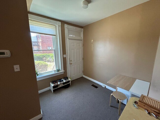 Building Photo - Adorable 1 bdrm/1ba Apartment Located in Richmond's Fan District!