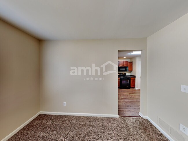 Building Photo - 47 Brookview Ln