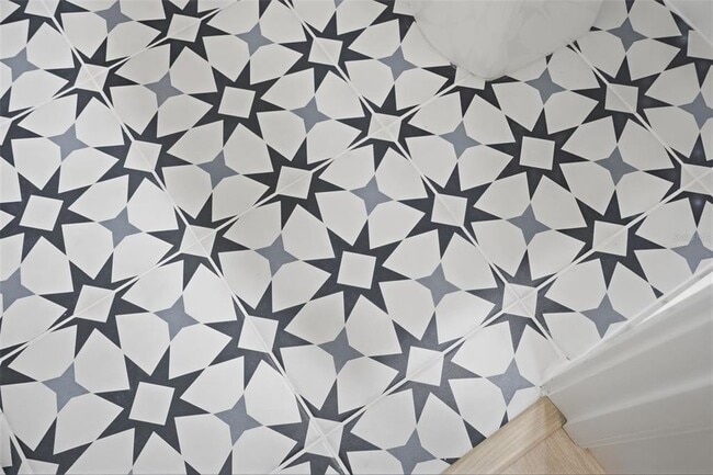 Building Photo - 2123 1st Ave N