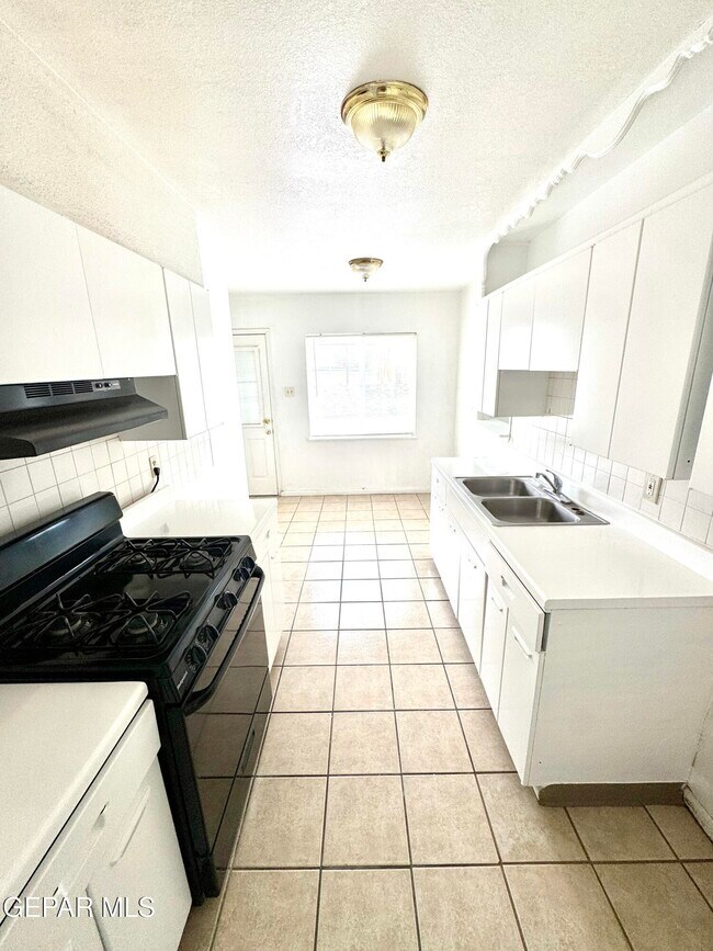 Building Photo - 209 San Saba Rd