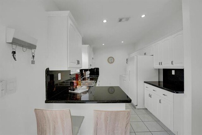 Building Photo - 17255 NW 72nd Ct