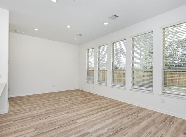 Building Photo - 526 Dry Fork Ln