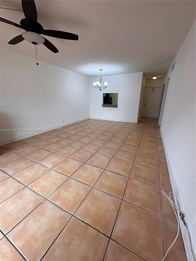 Building Photo - 6713 N Kendall Dr