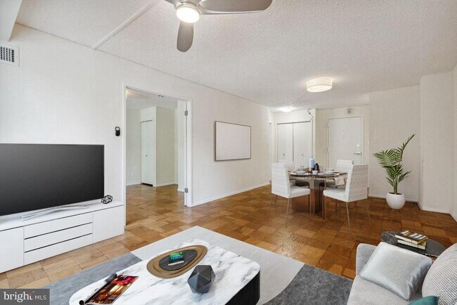 Building Photo - 5225 Pooks Hill Rd