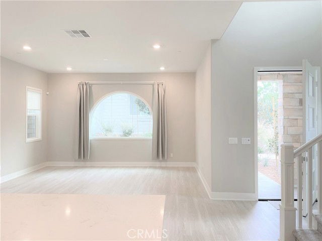 Building Photo - 116 Scale