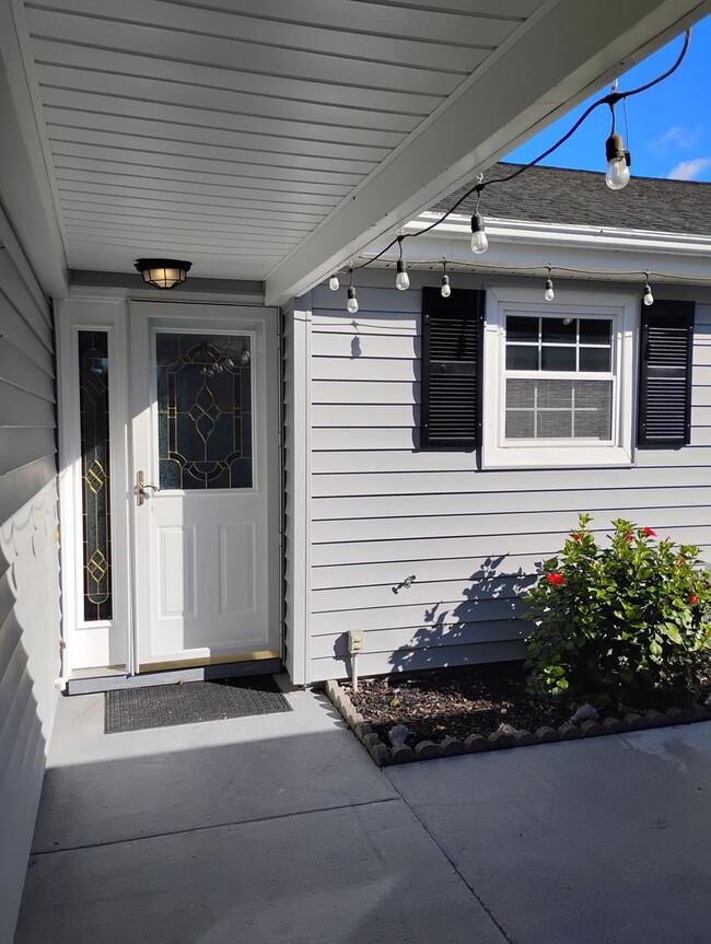 Building Photo - Gleneagles Drive