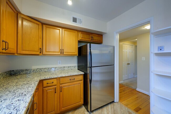 Building Photo - Updated 1BR in Iconic McLean Gardens is the Urban Retreat You've Been Looking For!