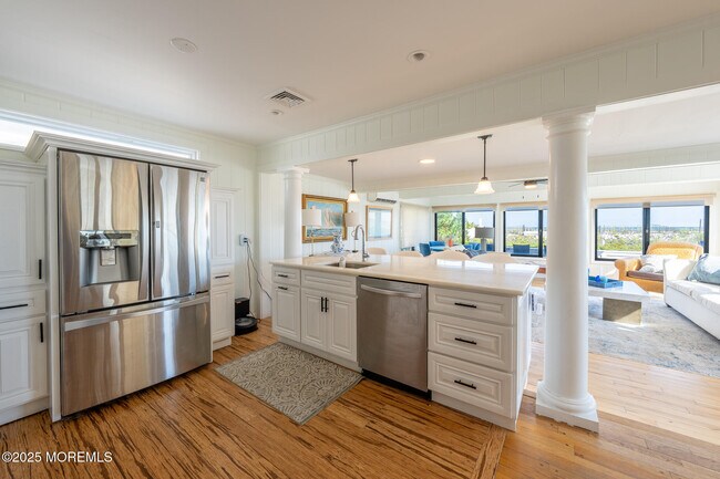 Building Photo - 14 Falls Rd