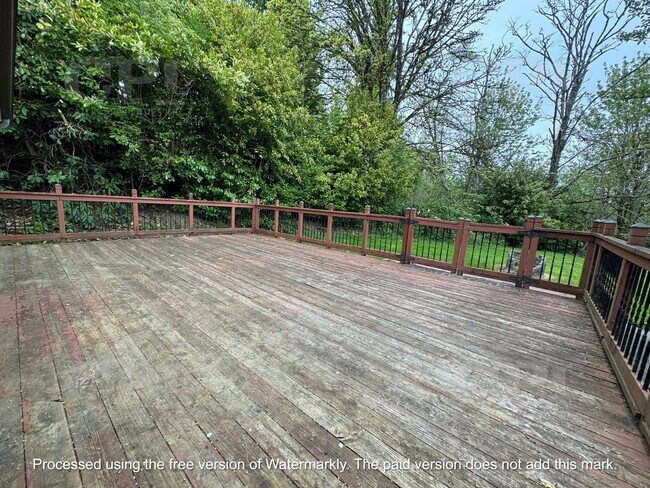 Building Photo - 303 Nevada Dr