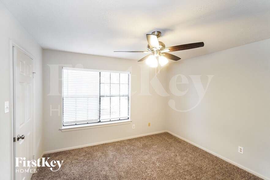 Building Photo - 16810 Poplar Hill St