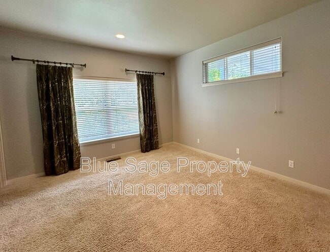 Building Photo - 20 Tanoak Ct