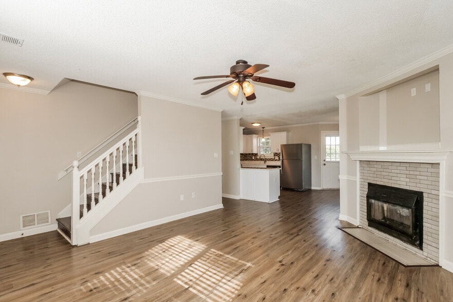 Building Photo - 7362 Stonegate Blvd