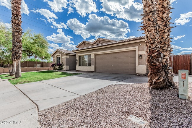 Building Photo - 408 N Falcon Ct