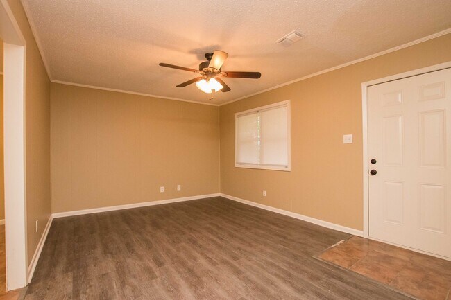 Building Photo - 4620 Prospect Rd