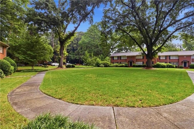 Building Photo - 425 Lindbergh Drive NE