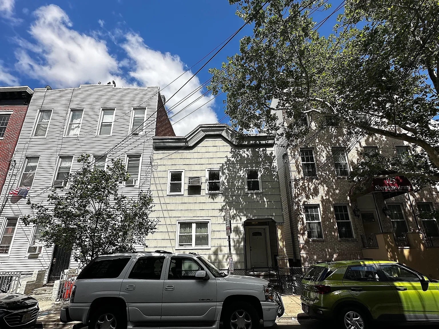 Building Photo - 123 Sherman Ave