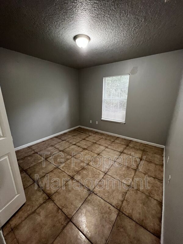 Building Photo - 7651 Bob O Link Rd