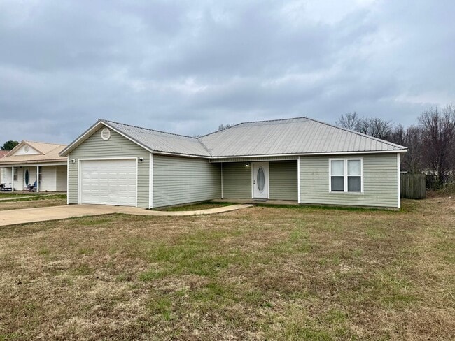 Building Photo - 3 Bedroom/2 Bathroom Home in Paragould AR - $1,350/month