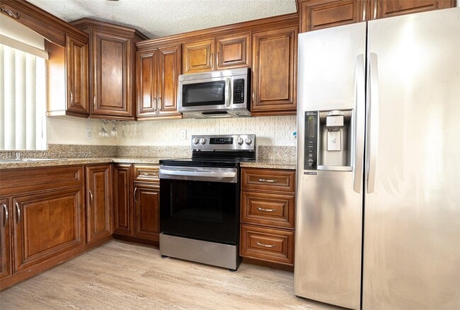 Primary Photo - 2740 W 62nd Pl