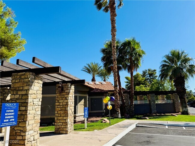 Building Photo - 2750 S Durango Dr