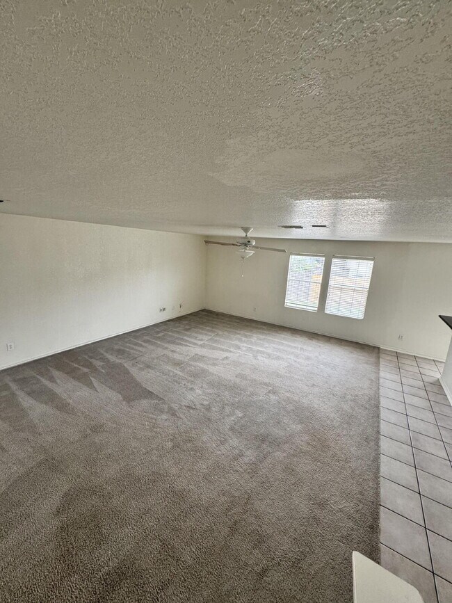 Building Photo - Beautiful home located in the desirable Ga...