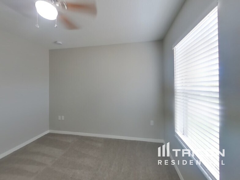 Building Photo - 19609 Timberbluff Dr