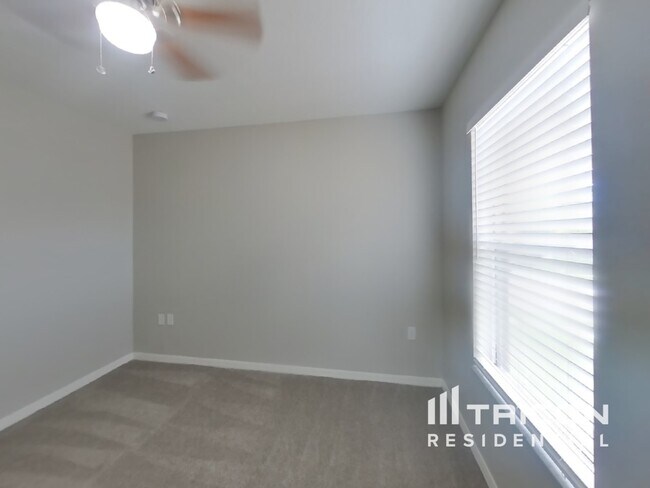 Building Photo - 19609 Timberbluff Dr