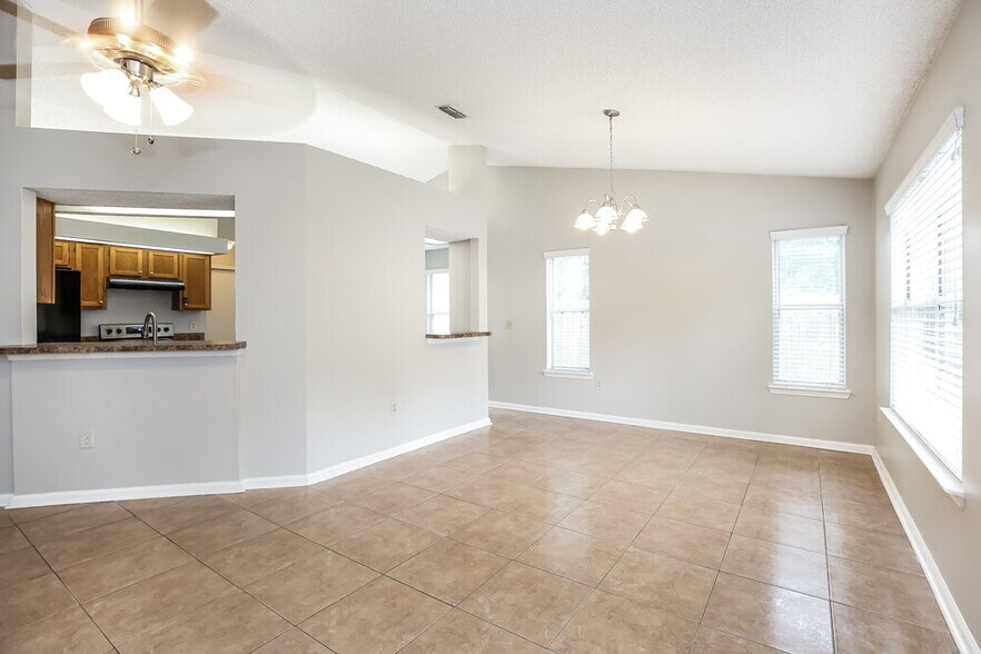 Building Photo - 3379 Deerfield Pointe Dr
