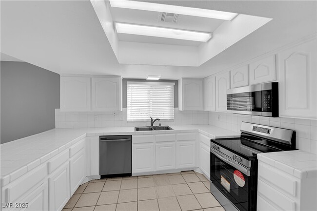 Building Photo - 5608 Cory Pl
