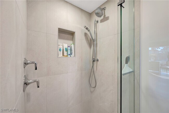 Building Photo - 2258 Gulf Shore Blvd N