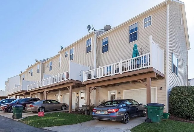 Building Photo - 15641 Castle Watch Ave
