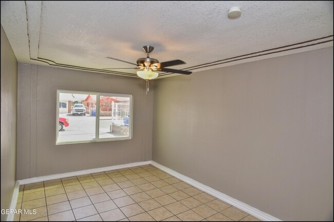 Building Photo - 9004 Acatlan Ln