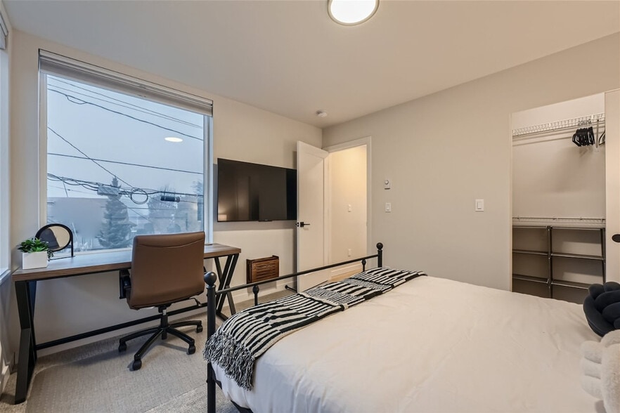 Building Photo - 4308 Wallingford Ave N