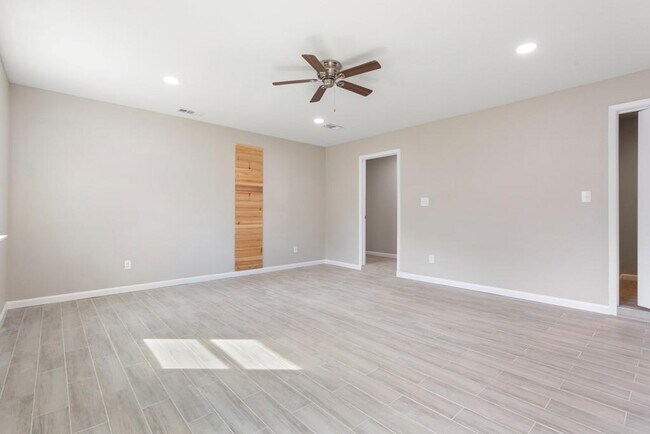 Building Photo - 9604 Crown Ridge Rd