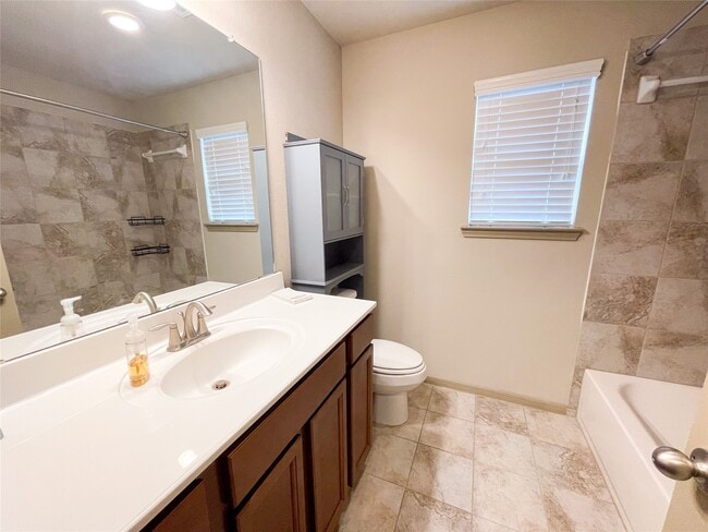 Building Photo - 3419 Hollow Mist Dr