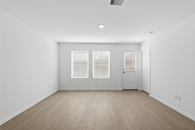 Building Photo - 2631 Lantana Spring Rd