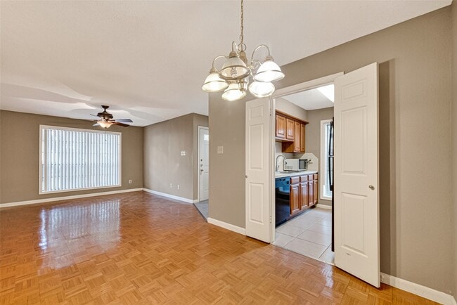 Building Photo - 1311 Antoine Dr