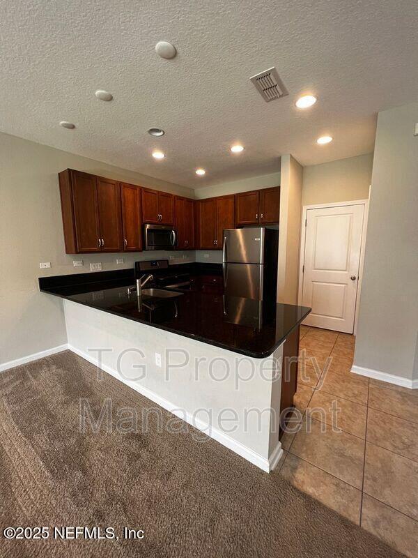 Building Photo - 497 Pine Bluff Dr