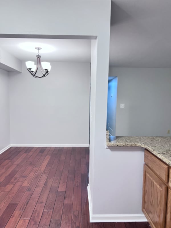 Building Photo - 212 Pinewood Dr