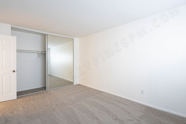Building Photo - *OPEN HOUSE: 12/13 2:30-3:30PM* 2BR in Pacific Beach w/ a Fireplace and 2 Parking Spaces!